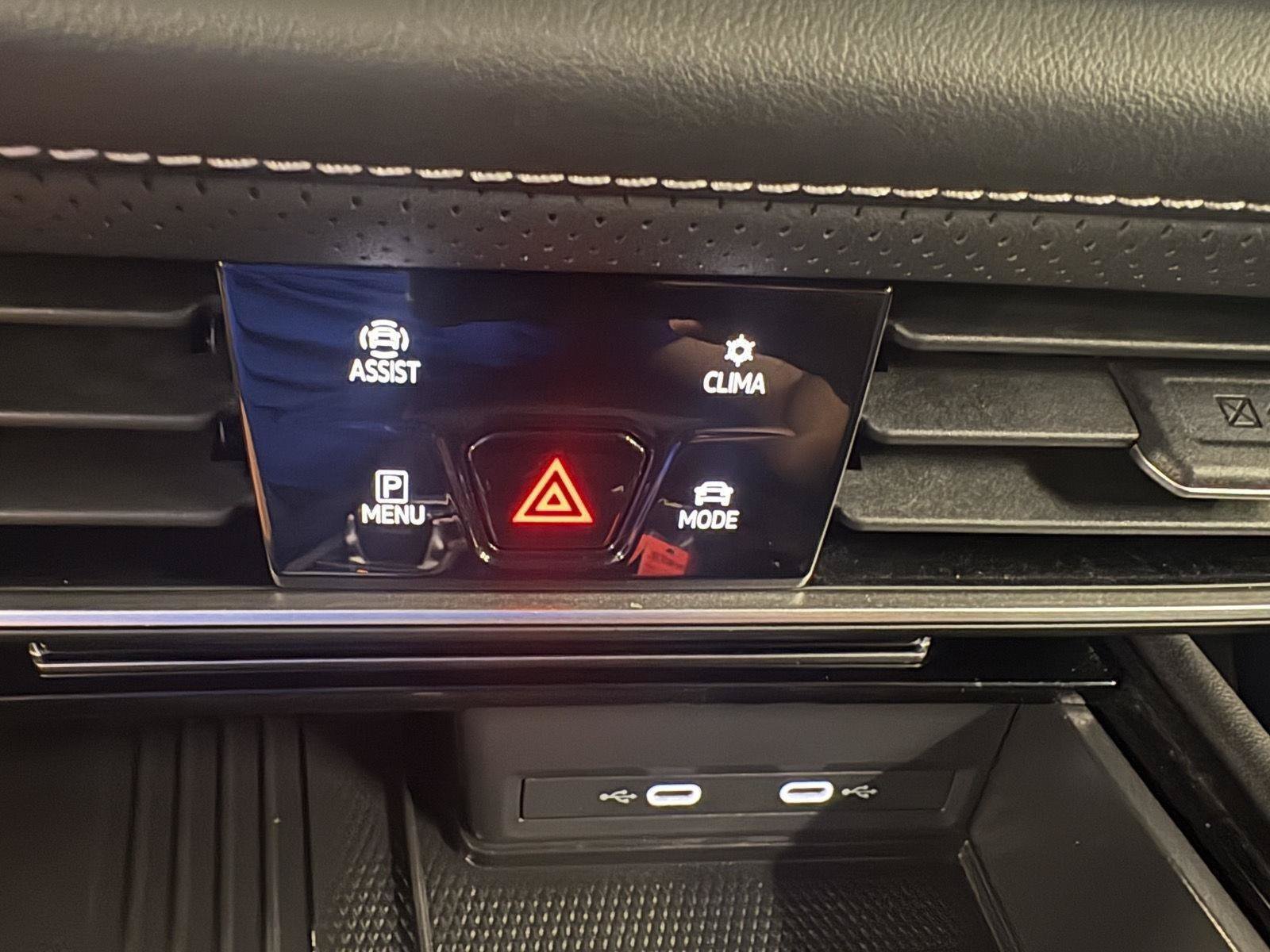 Used 2025 Volkswagen Atlas SE AWD/4WD image 30