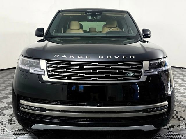 Certified 2025 Land Rover Range Rover SE image 11