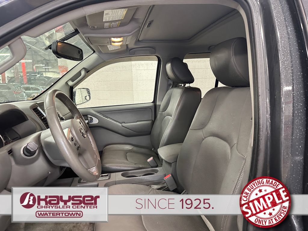 Used 2013 Nissan Frontier SL w/ Moonroof Pkg AWD/4WD image 8