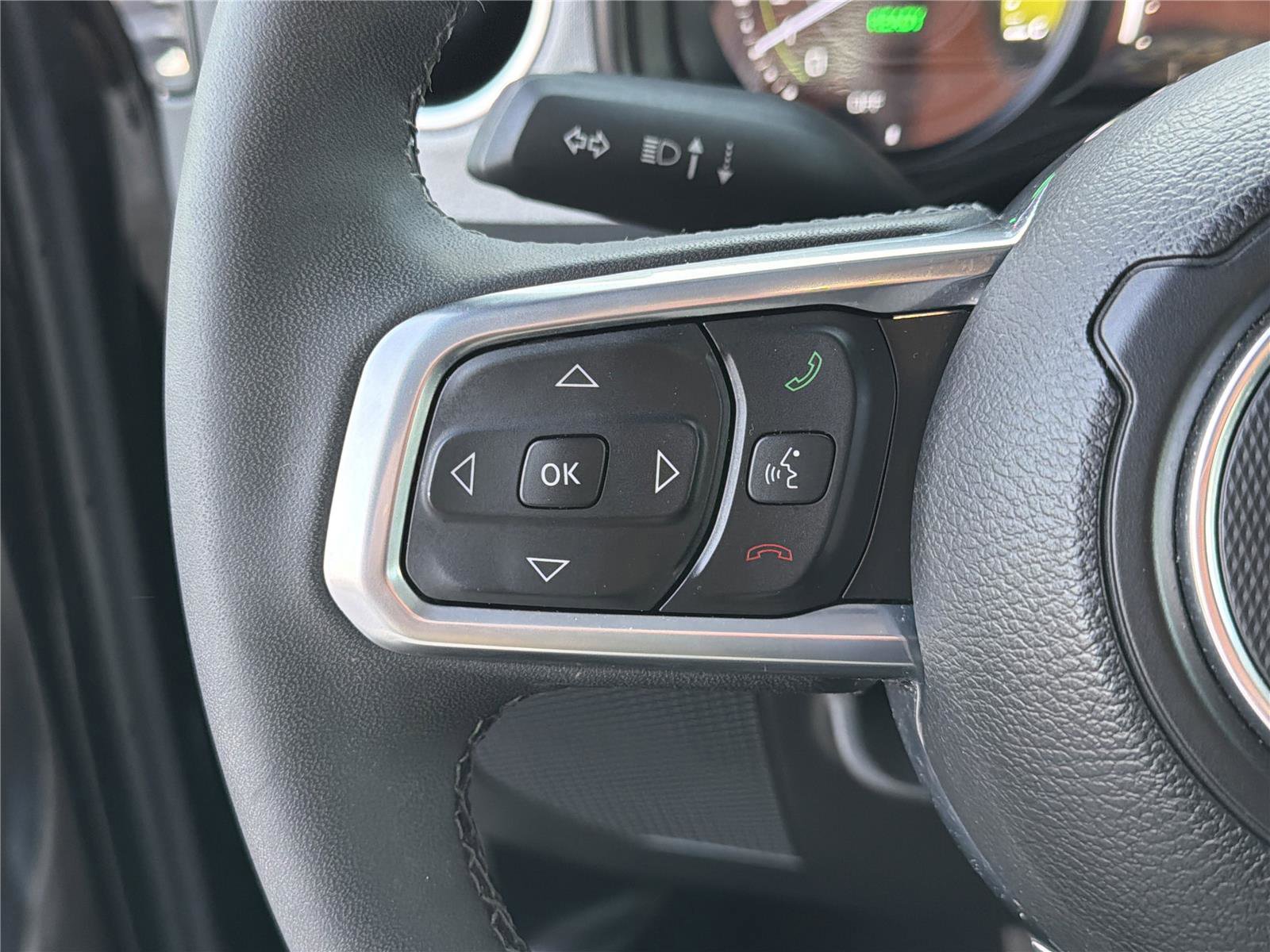 Used 2025 Jeep Wrangler Sahara image 26