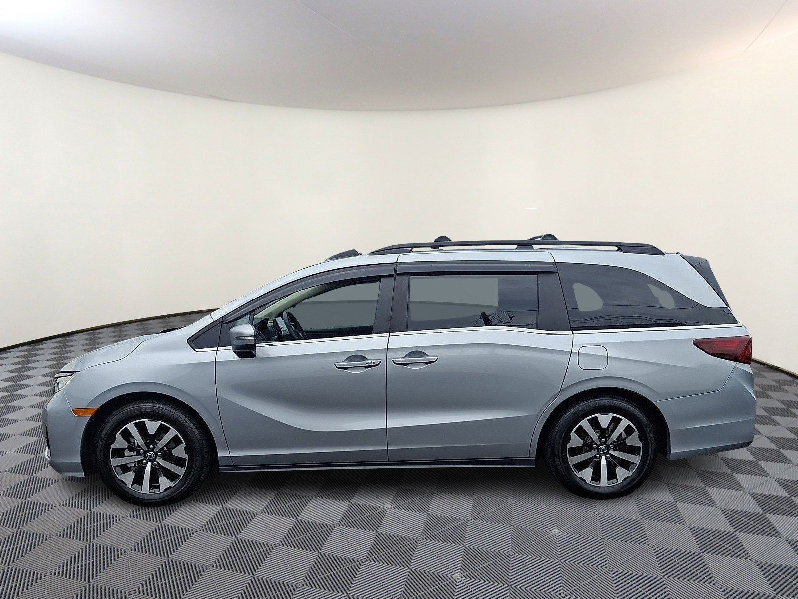 Used 2026 Honda Odyssey EX-L image 4