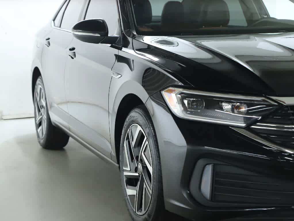 Certified 2024 Volkswagen Jetta SEL FWD image 8
