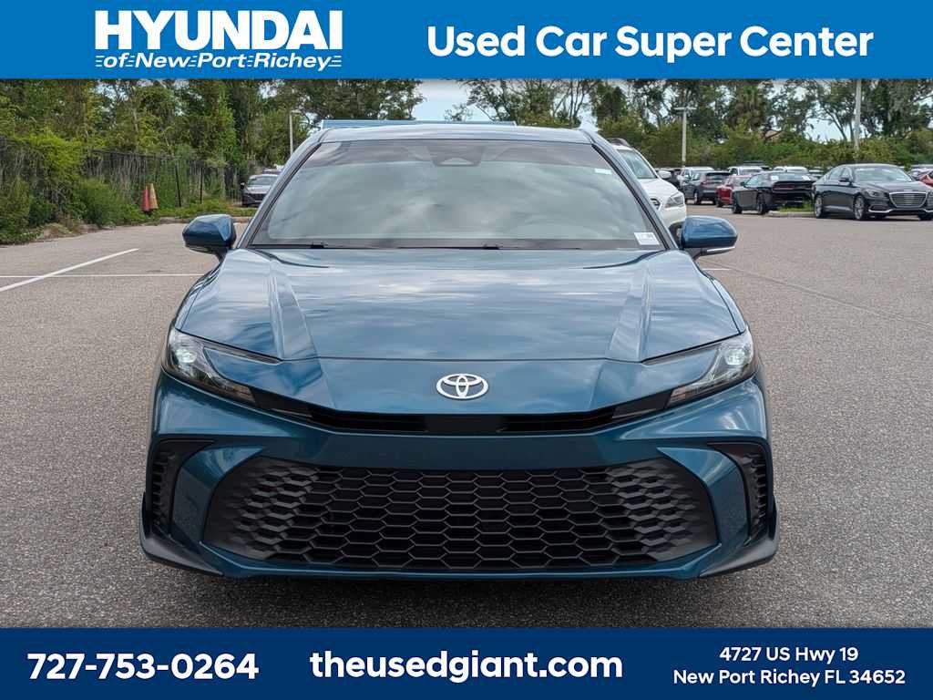 Used 2025 Toyota Camry SE FWD image 8