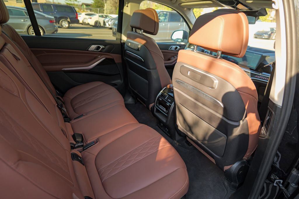 Used 2024 BMW X7 xDrive40i w/ Climate Comfort Package AWD/4WD image 33