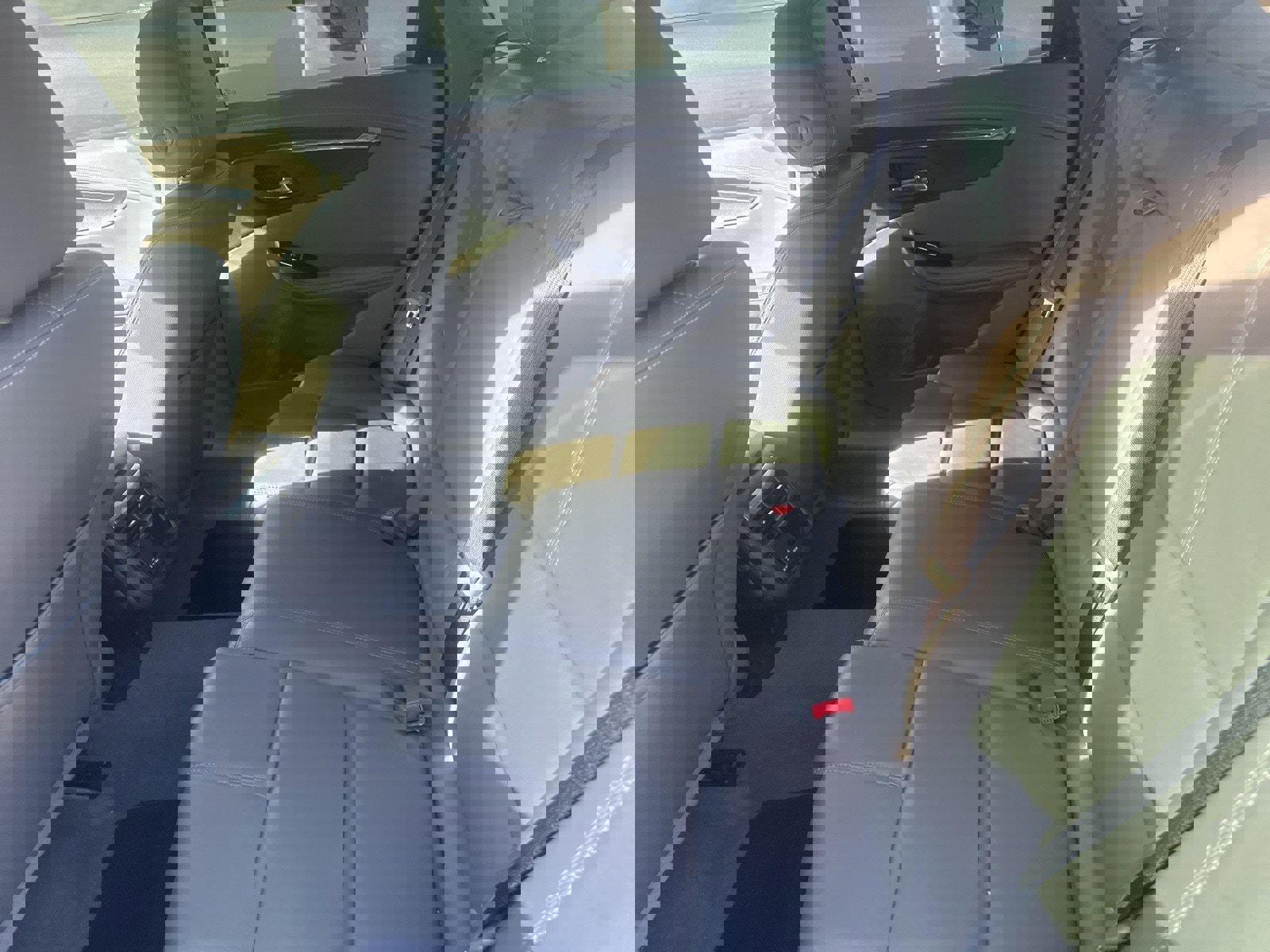 Used 2018 Chevrolet Impala LT w/ LT Leather Package image 3