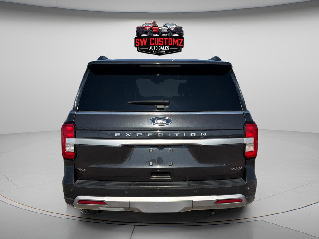 Used 2023 Ford Expedition Max XLT image 6