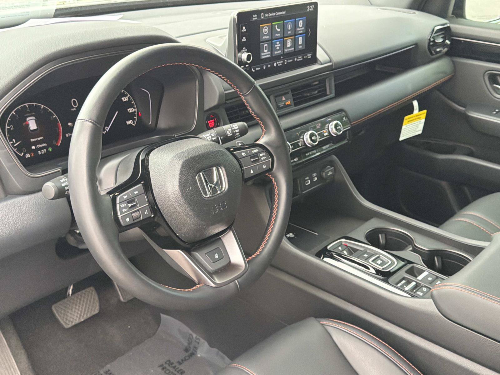 Used 2025 Honda Pilot TrailSport image 32