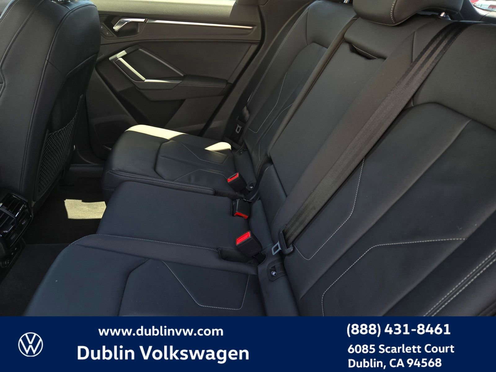 Used 2023 Audi Q3 2.0T Premium w/ Black Optic Sport Package AWD/4WD image 12