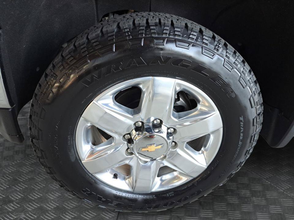 Used 2023 Chevrolet Silverado 2500 LTZ w/ LTZ Convenience Package AWD/4WD image 25
