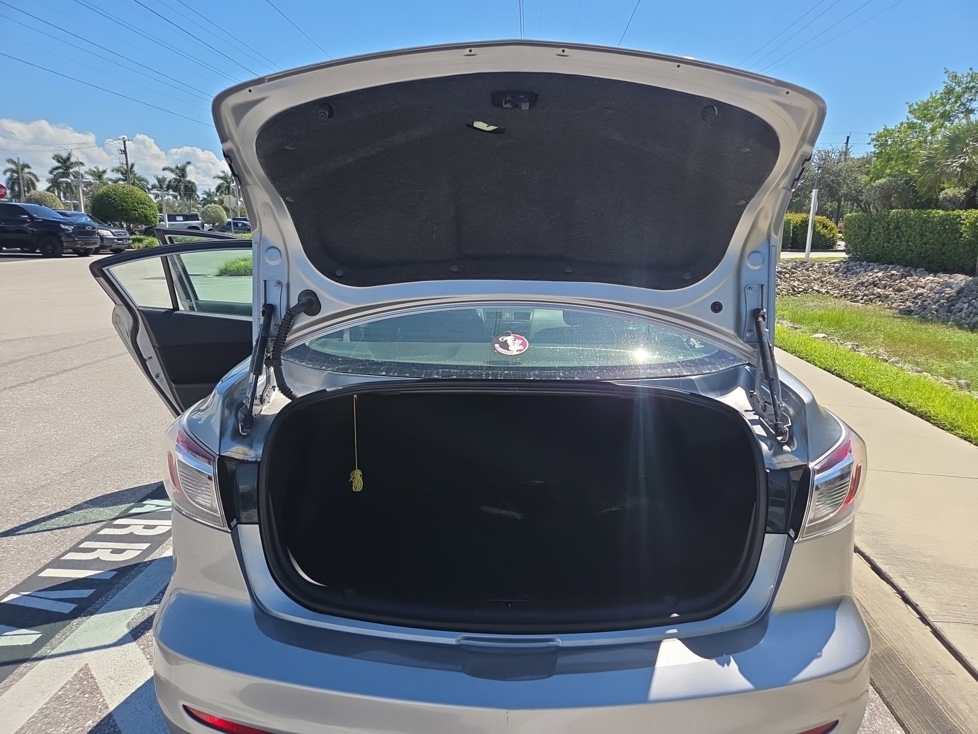 Used 2013 MAZDA MAZDA3 i Touring FWD image 15