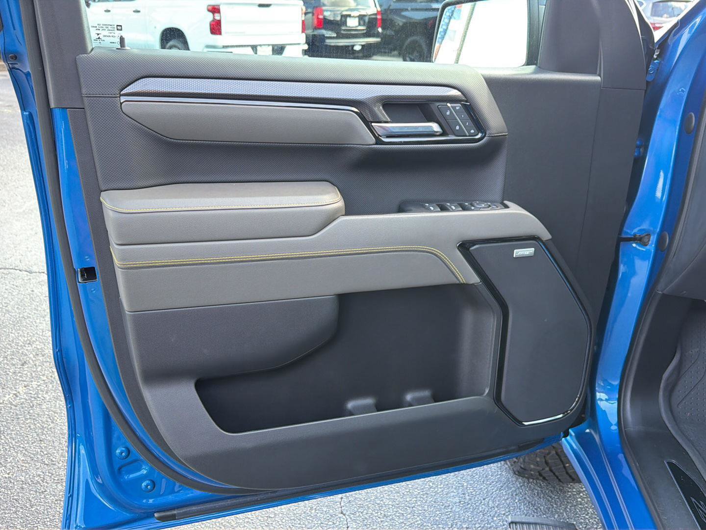 Used 2022 Chevrolet Silverado 1500 ZR2 w/ Technology Package AWD/4WD image 17