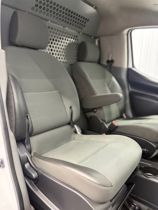 Used 2019 Nissan NV200 S FWD image 22