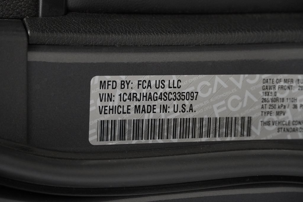 Used 2025 Jeep Grand Cherokee Laredo X AWD/4WD image 53