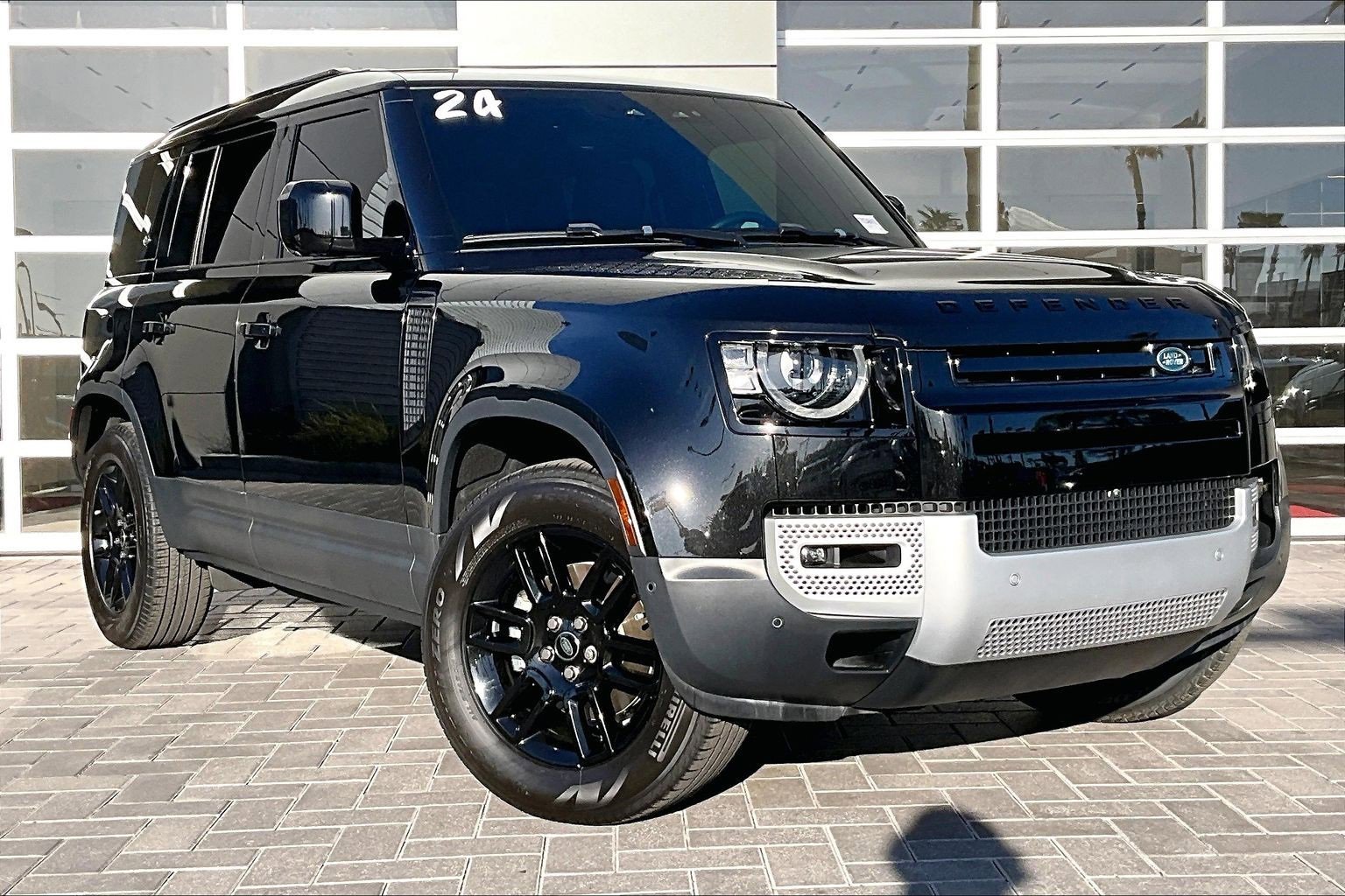 Used 2024 Land Rover Defender 110 S image 3