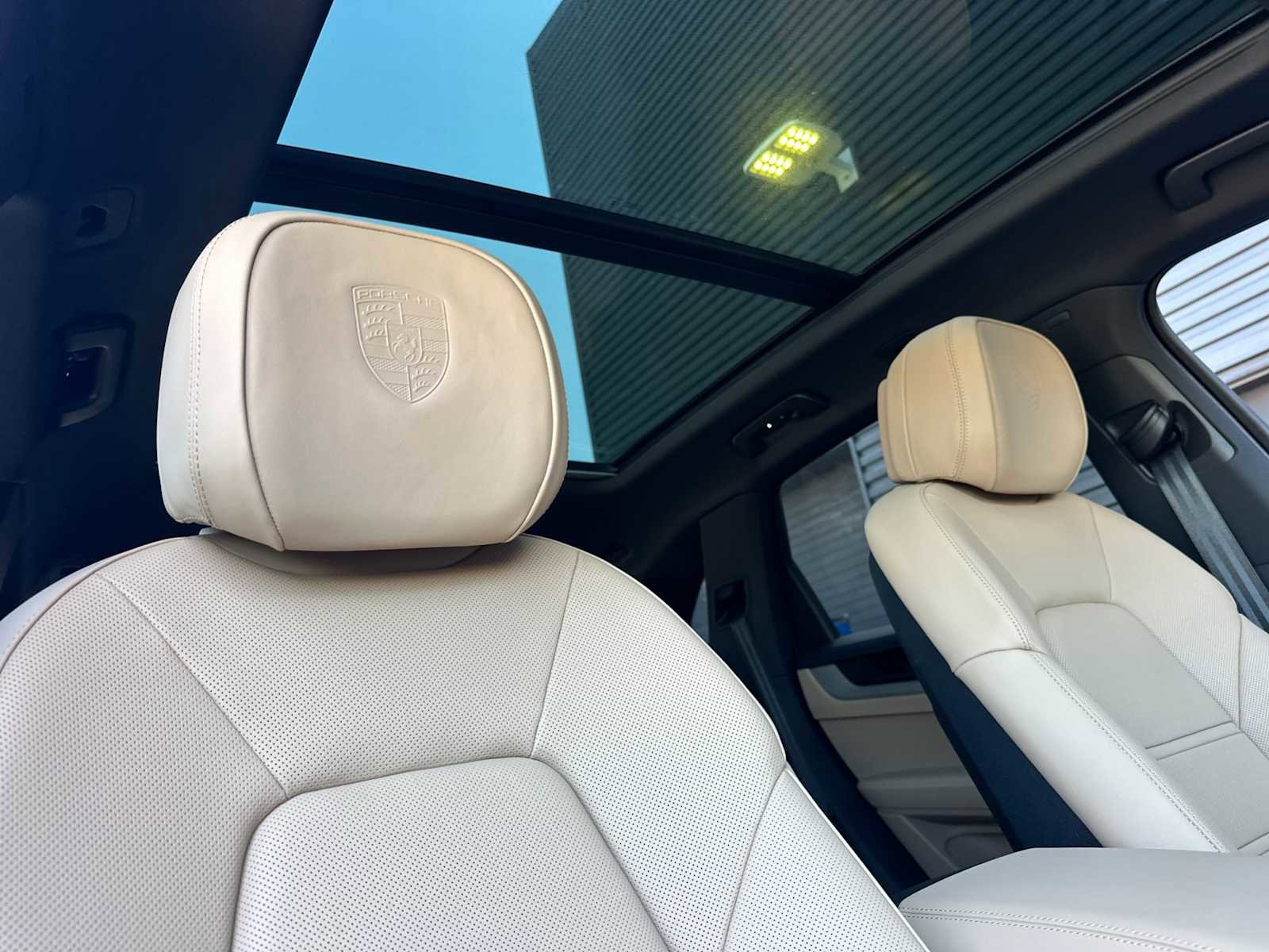 New 2025 Porsche Cayenne image 18