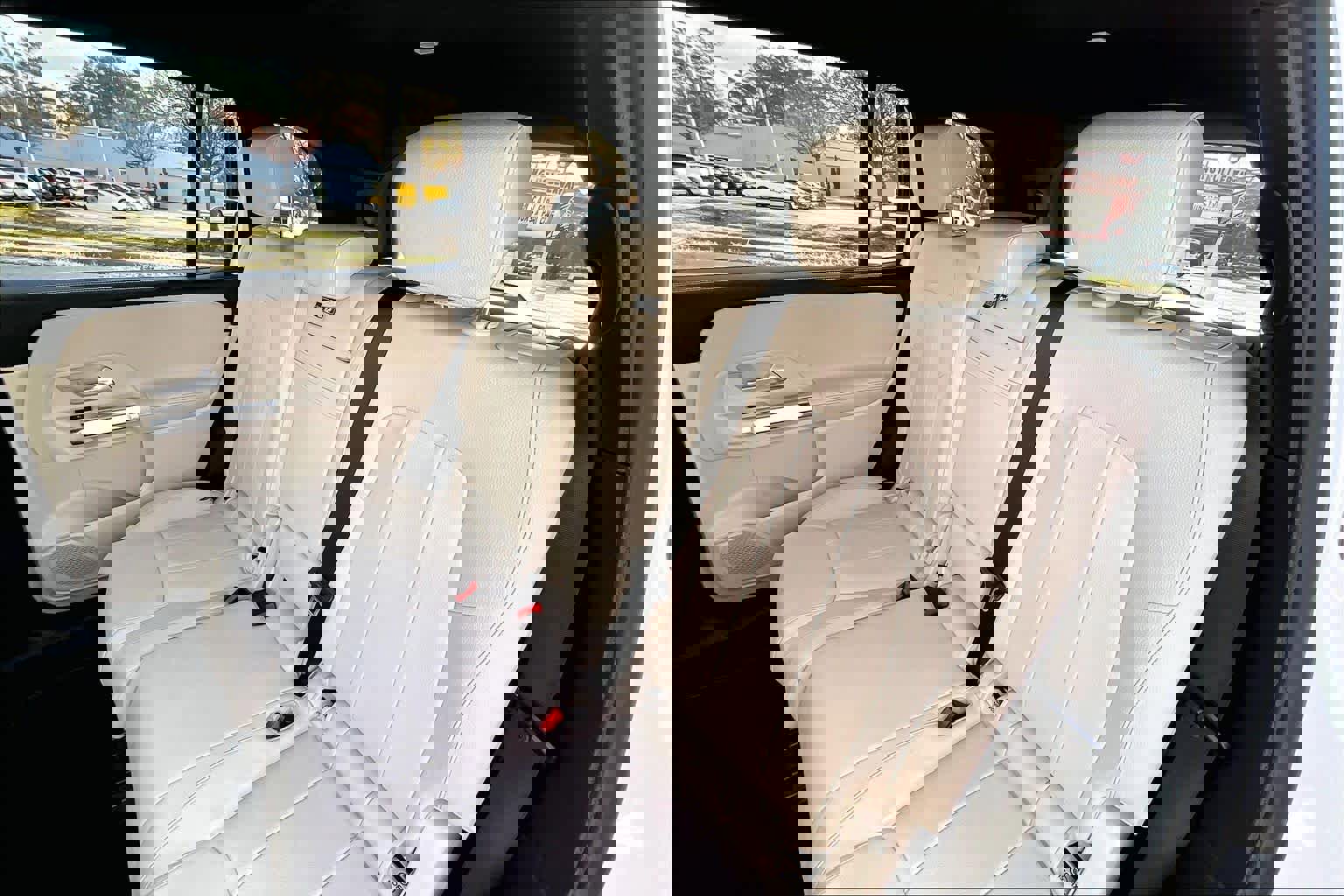 Used 2020 Mercedes-Benz GLB 250 GLB 250 w/ Premium Package image 21