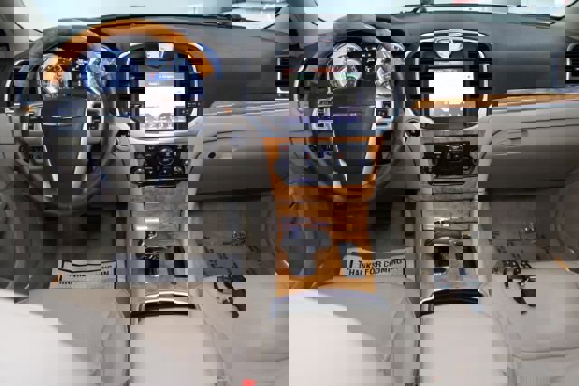 Used 2014 Chrysler 300 C w/ Light Group image 2