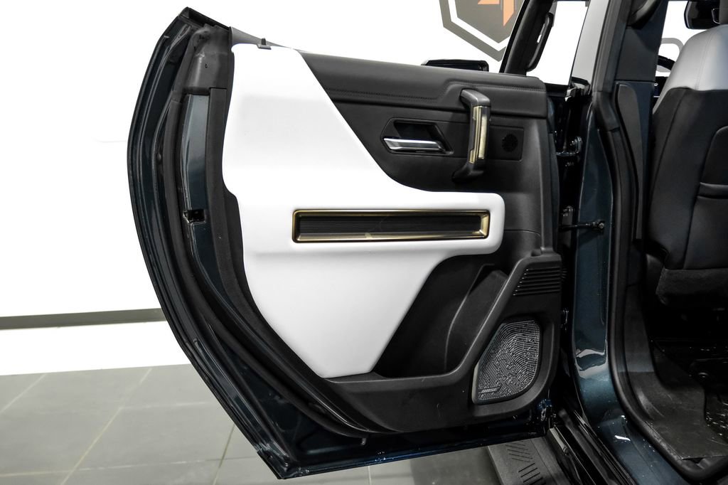 Used 2025 GMC Hummer EV 3X AWD/4WD image 48