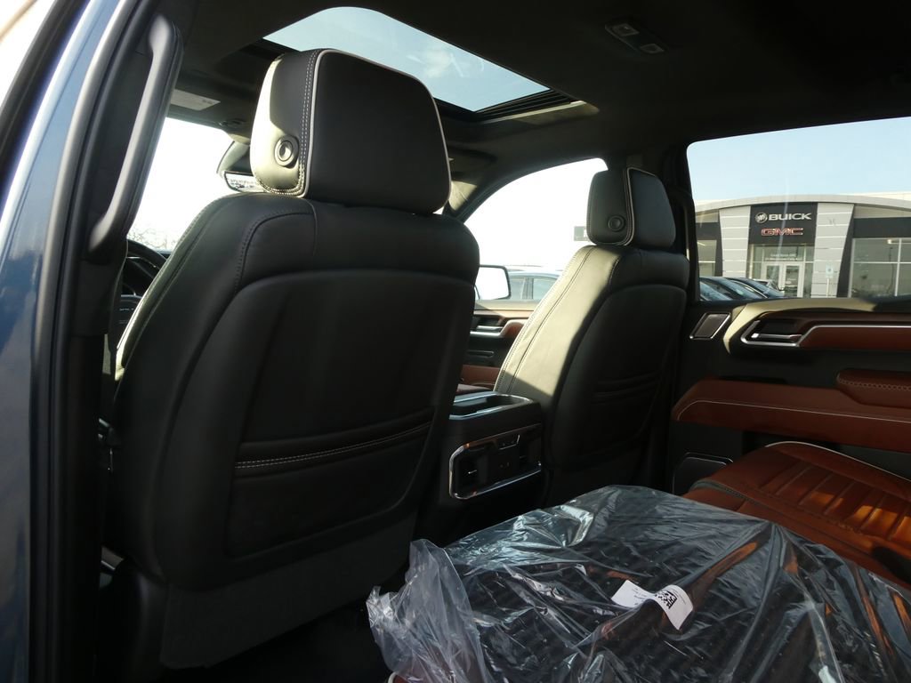 New 2026 GMC Sierra 1500 Denali Ultimate w/ LPO, Black Badging Package image 38