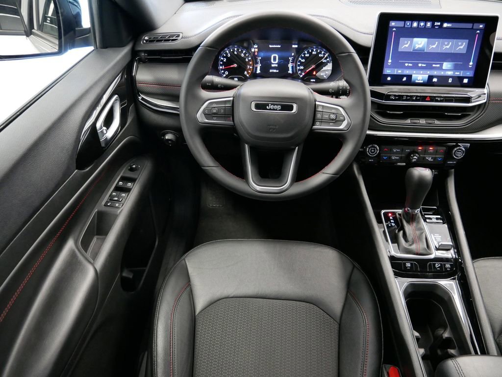 Certified 2024 Jeep Compass Trailhawk image 11