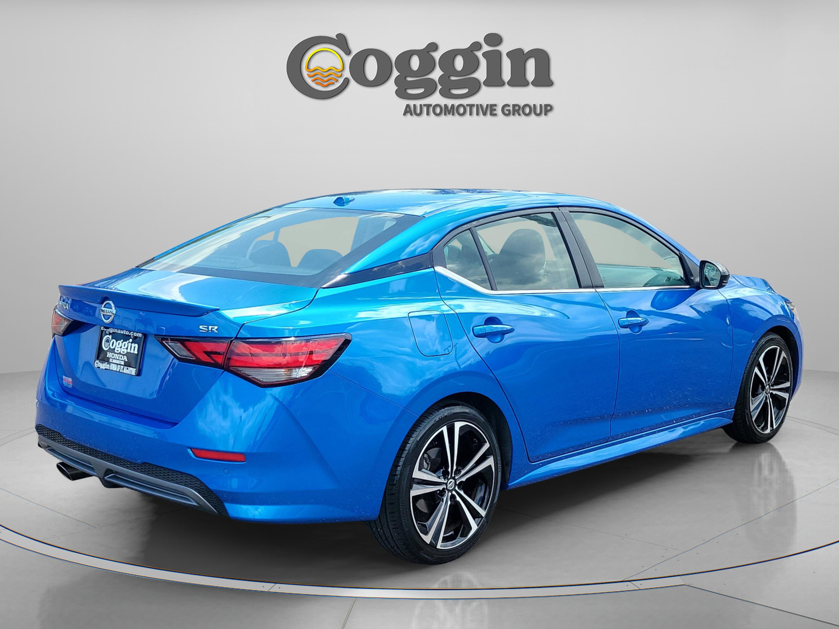 Used 2022 Nissan Sentra SR w/ Lighting Package FWD image 5