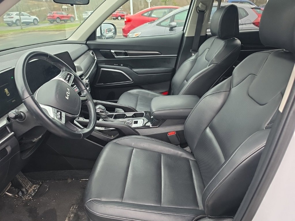 Used 2024 Kia Telluride S w/ S Sunroof Package image 4