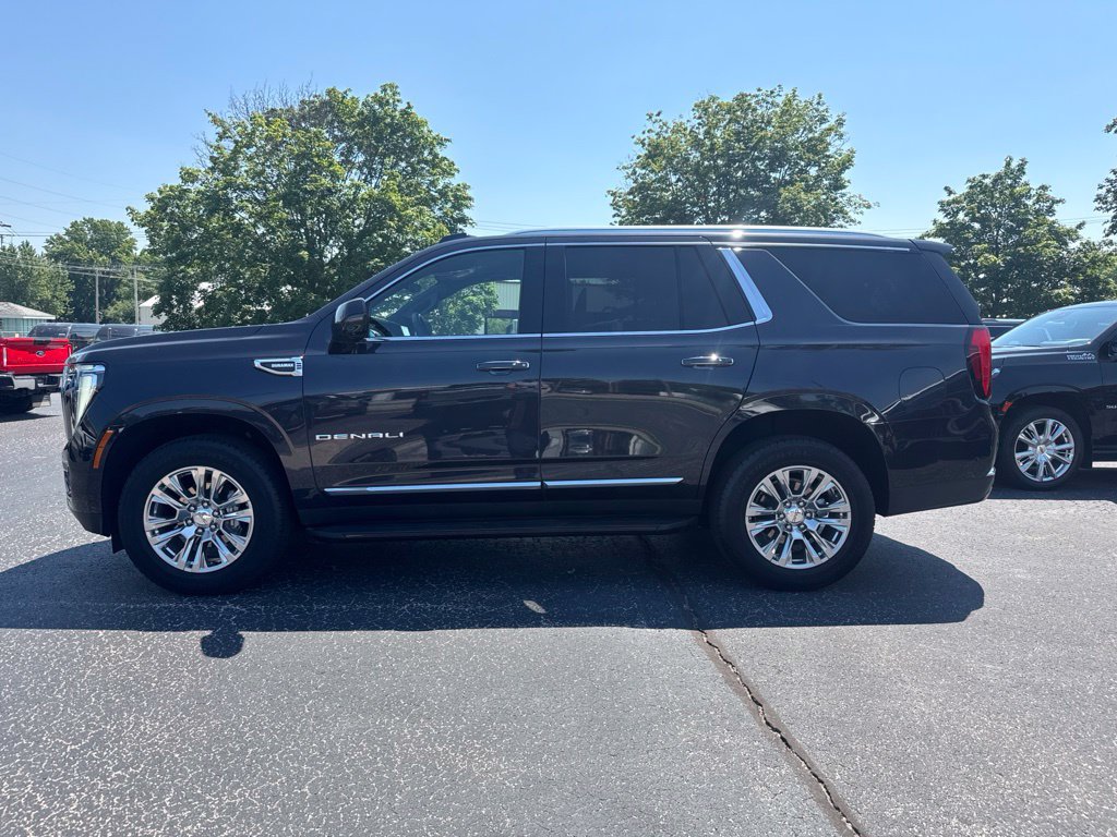 Used 2025 GMC Yukon Denali w/ Advanced Technology Package AWD/4WD image 4