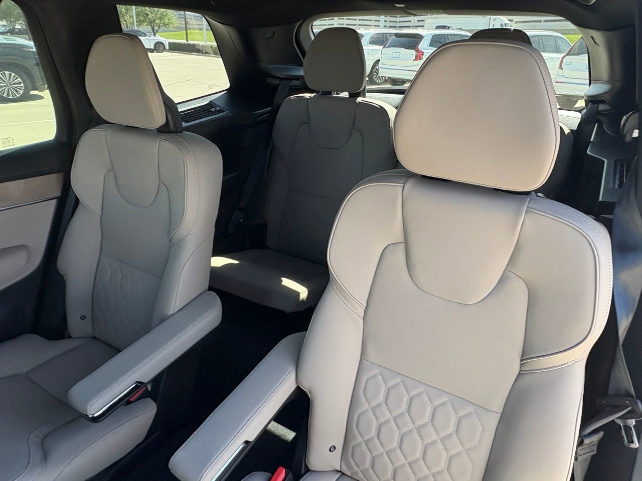 New 2026 Volvo XC90 T8 Plus image 24