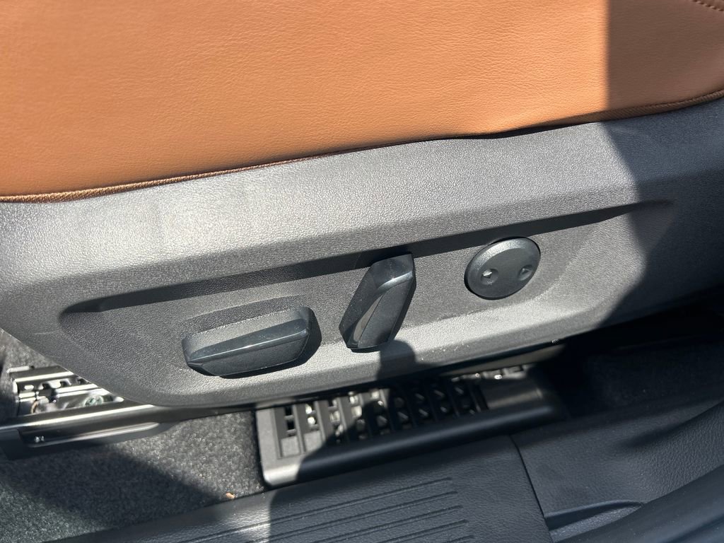 New 2026 Nissan Rogue Platinum image 16
