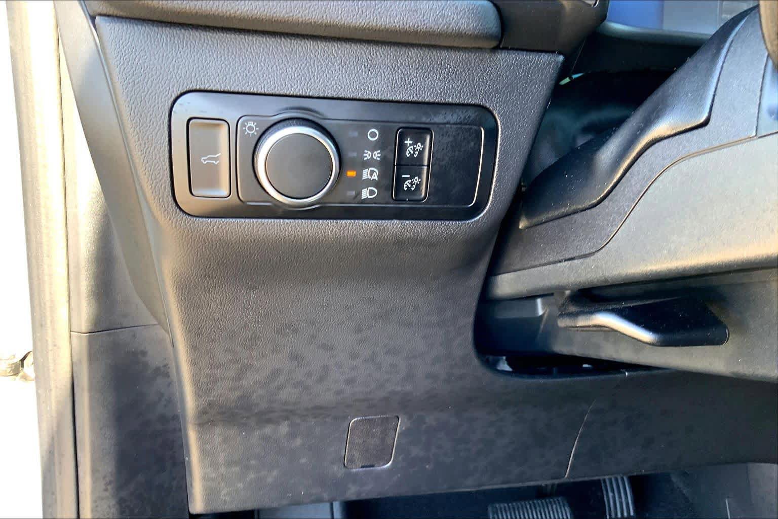Used 2024 Ford Escape Active w/ Cold Weather Package FWD image 32