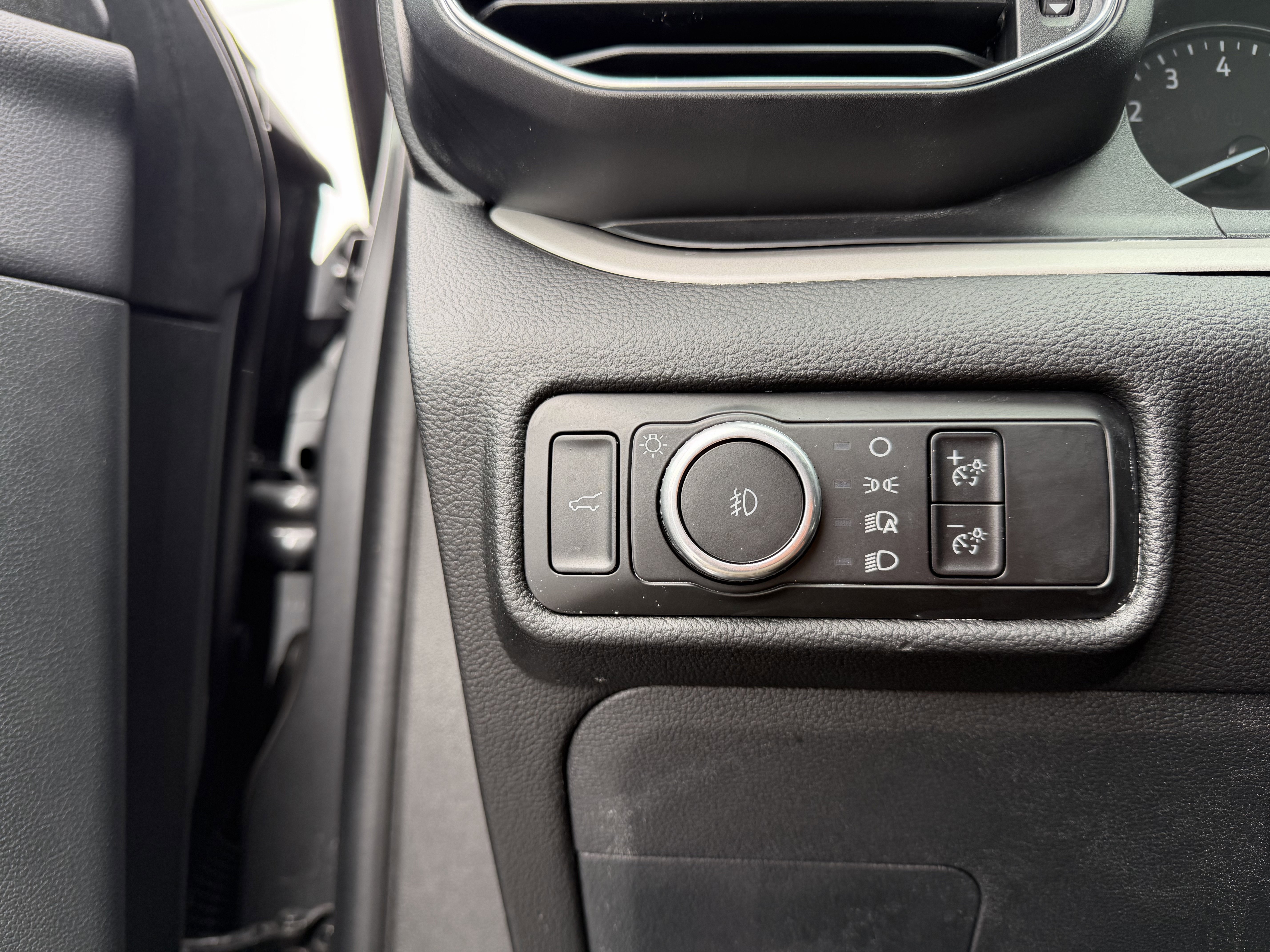 Used 2023 Ford Explorer XLT w/ Equipment Group 202A image 14