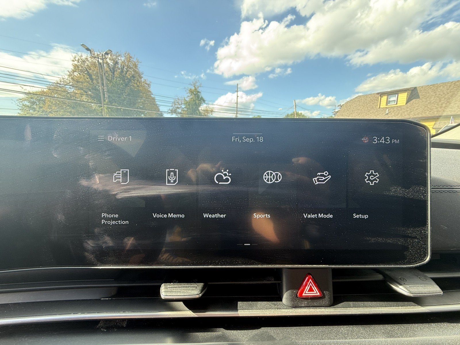 Used 2025 Kia Carnival FWD image 13