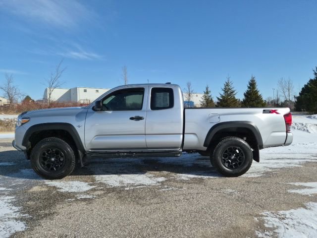 Used 2022 Toyota Tacoma SR w/ SX Package image 10