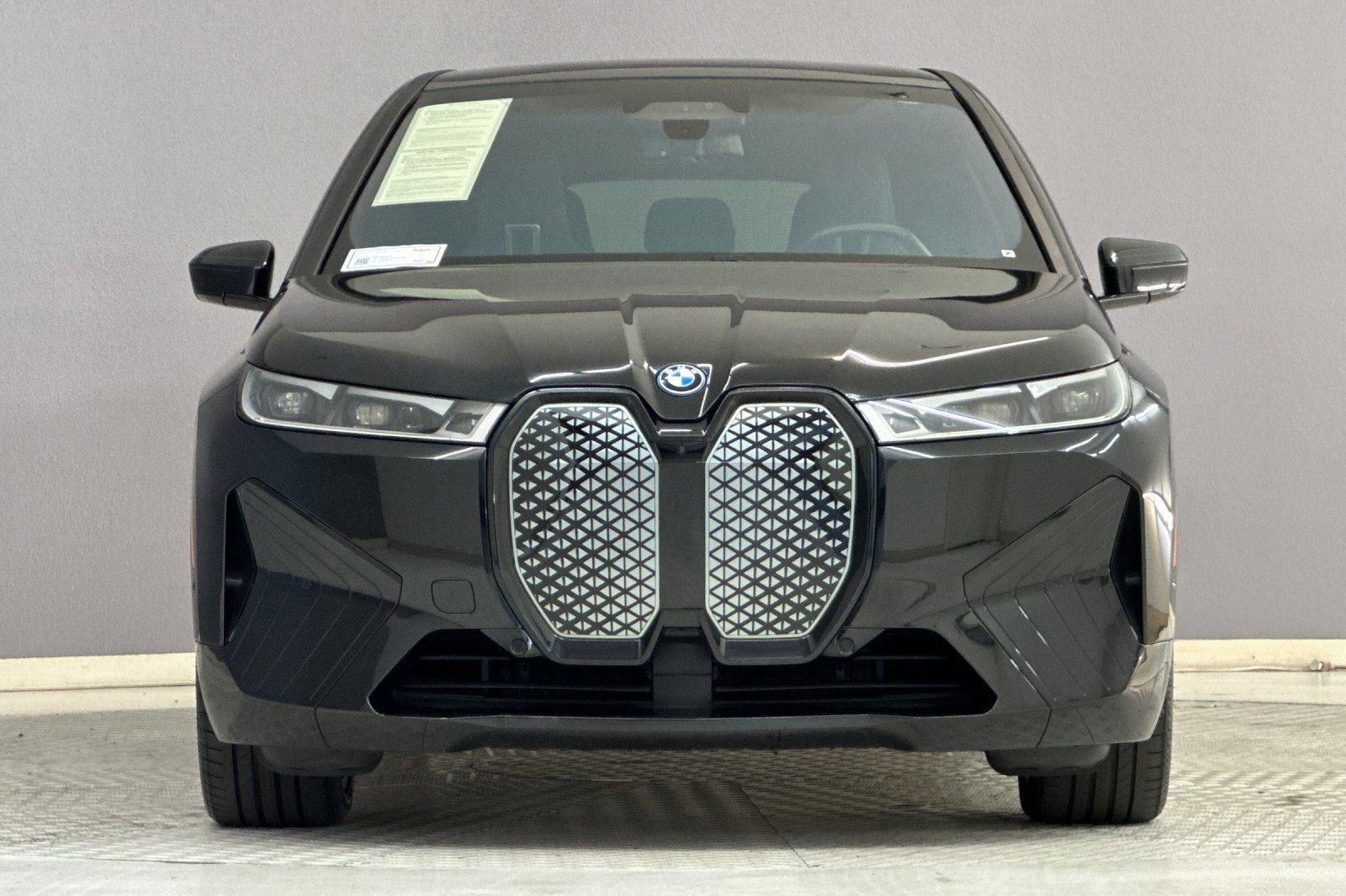 Used 2023 BMW iX xDrive50 w/ Premium Package AWD/4WD image 5