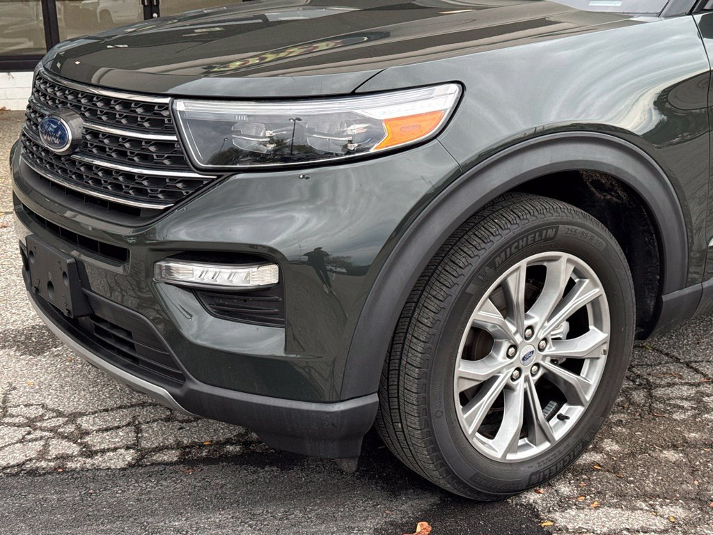 Used 2022 Ford Explorer XLT w/ Equipment Group 202A AWD/4WD image 4