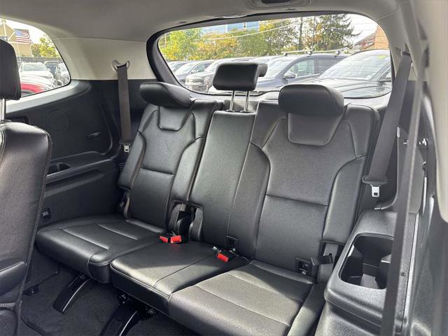 Used 2023 Kia Telluride EX w/ EX Captain's Chair Package image 12