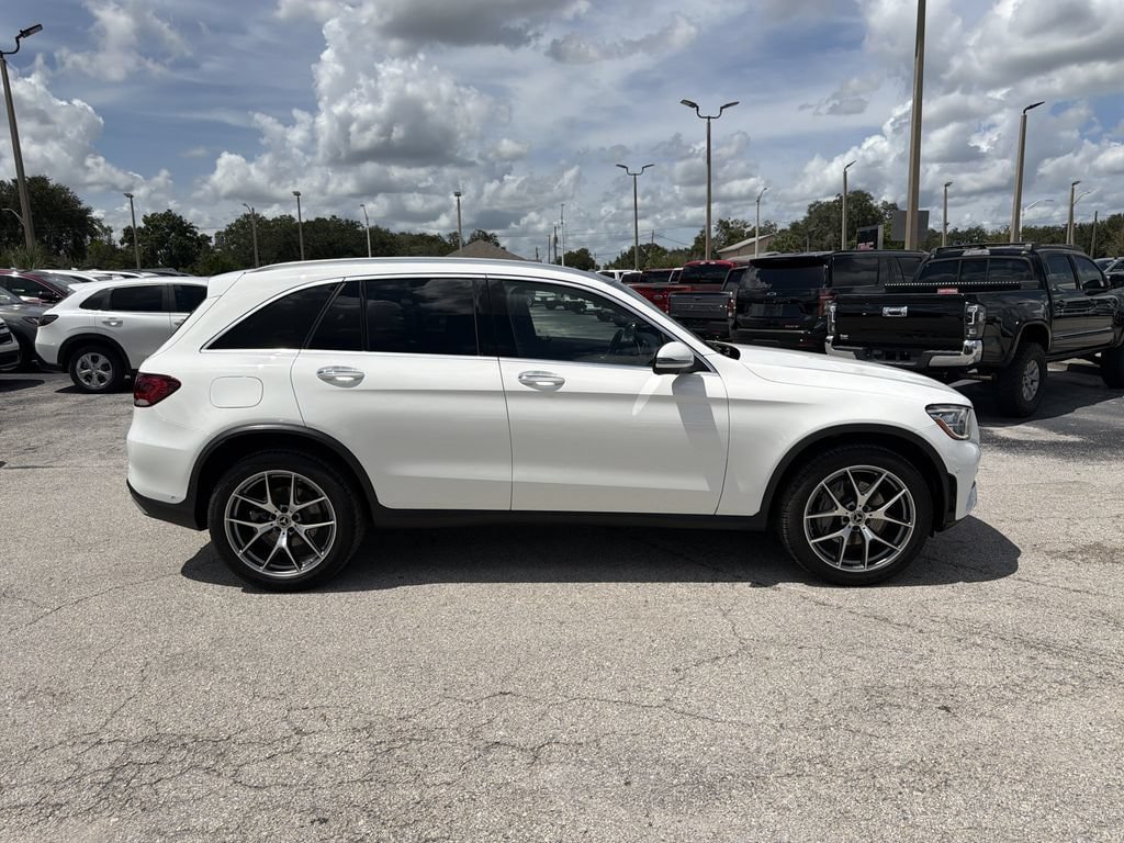 Used 2021 Mercedes-Benz GLC 300 4MATIC image 3