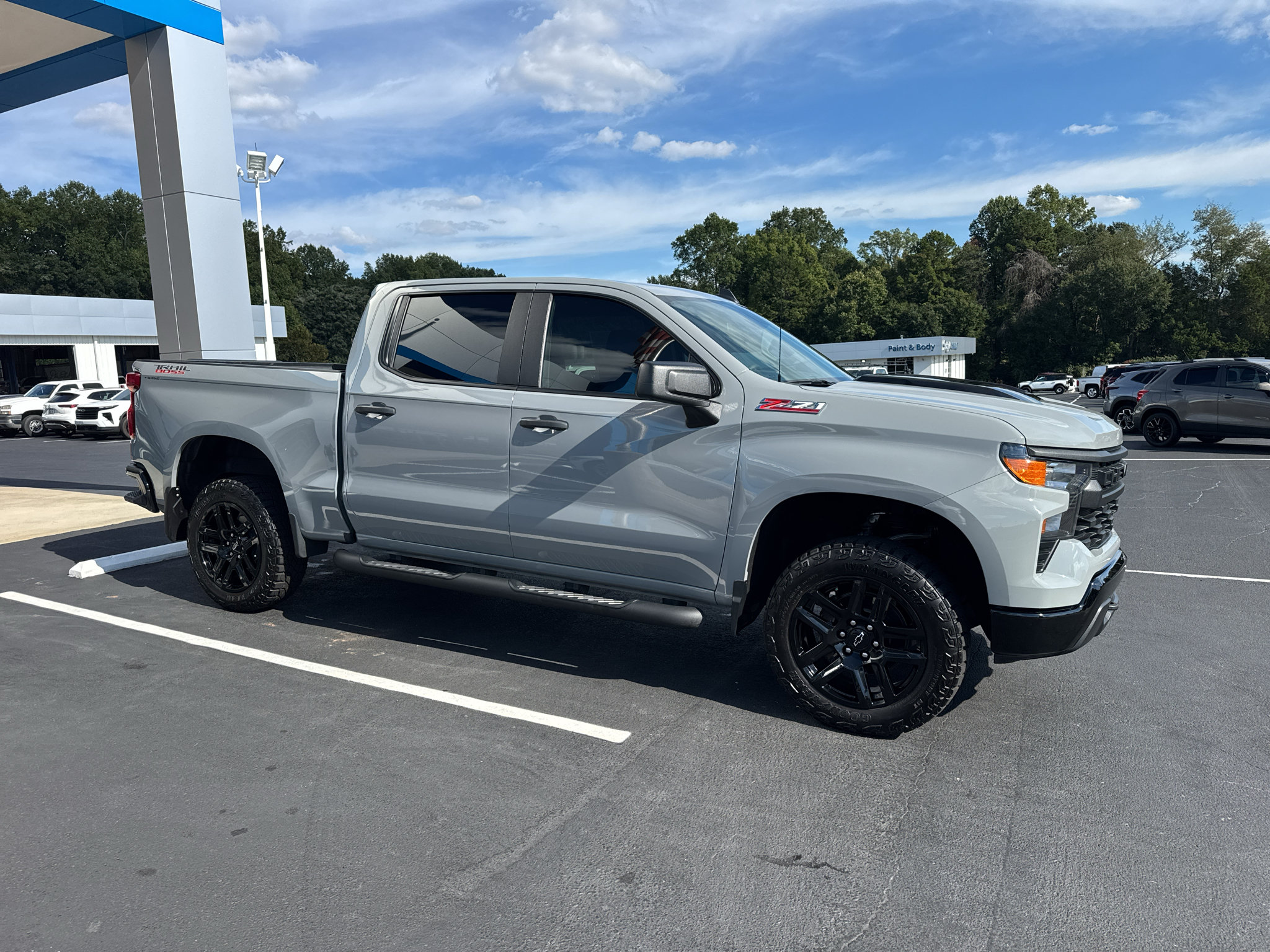 Used 2024 Chevrolet Silverado 1500 Custom Trail Boss AWD/4WD image 3