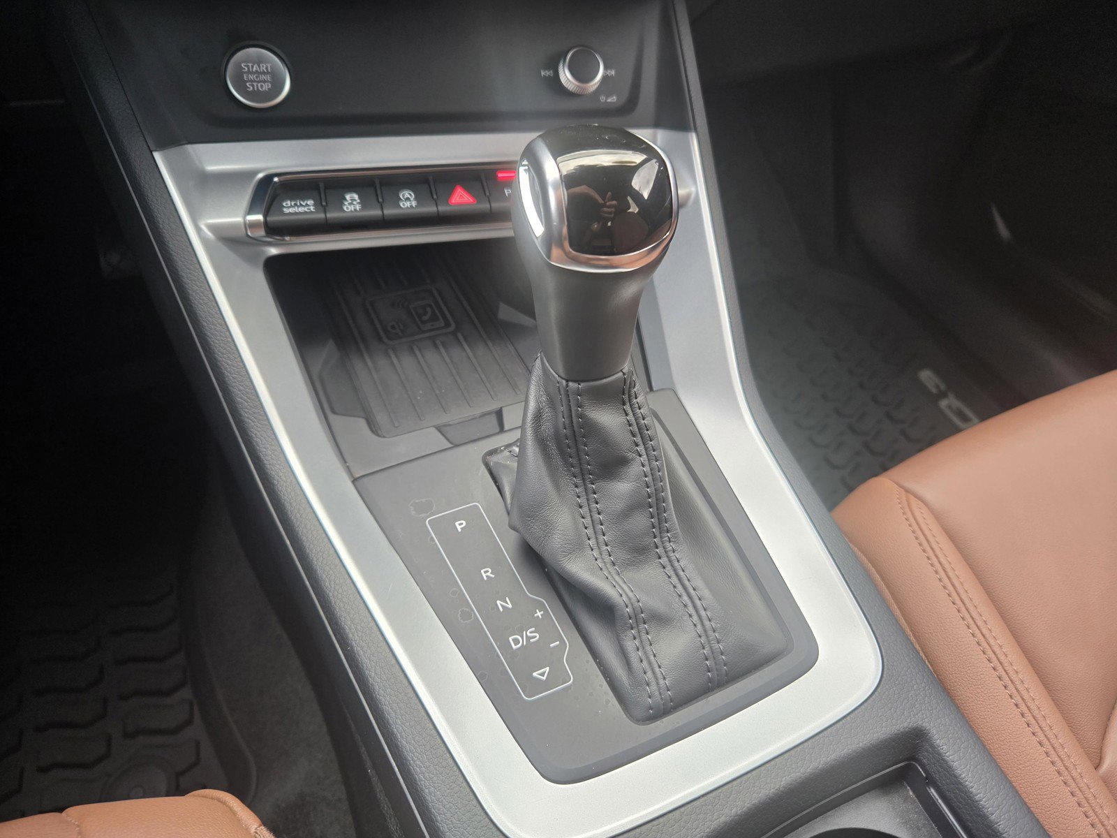 Used 2020 Audi Q3 2.0T Premium Plus w/ Premium Plus Package image 17