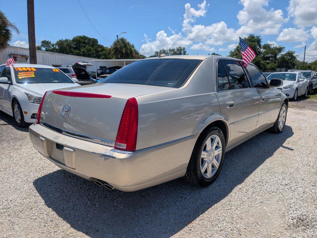 Used 2009 Cadillac DTS FWD image 5