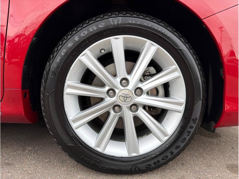 Used 2012 Toyota Camry XLE w/ Leather Pkg FWD image 23