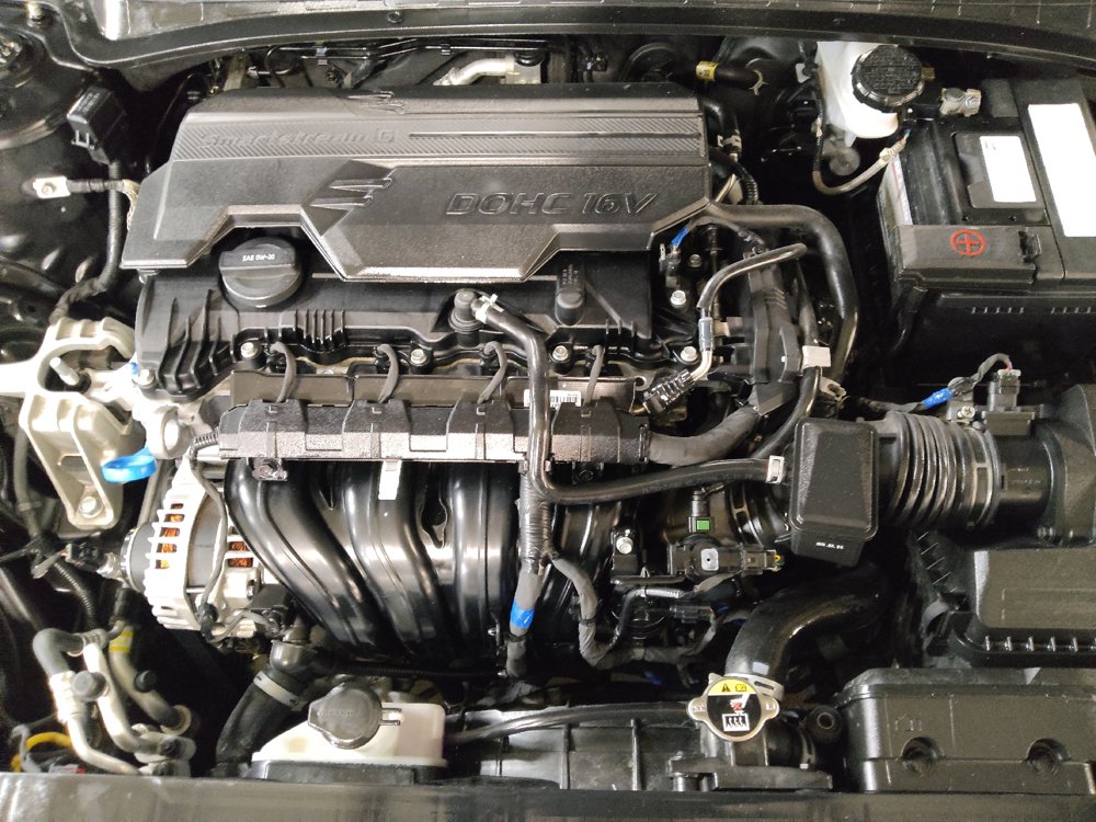 Used 2025 Hyundai Elantra SEL FWD image 30