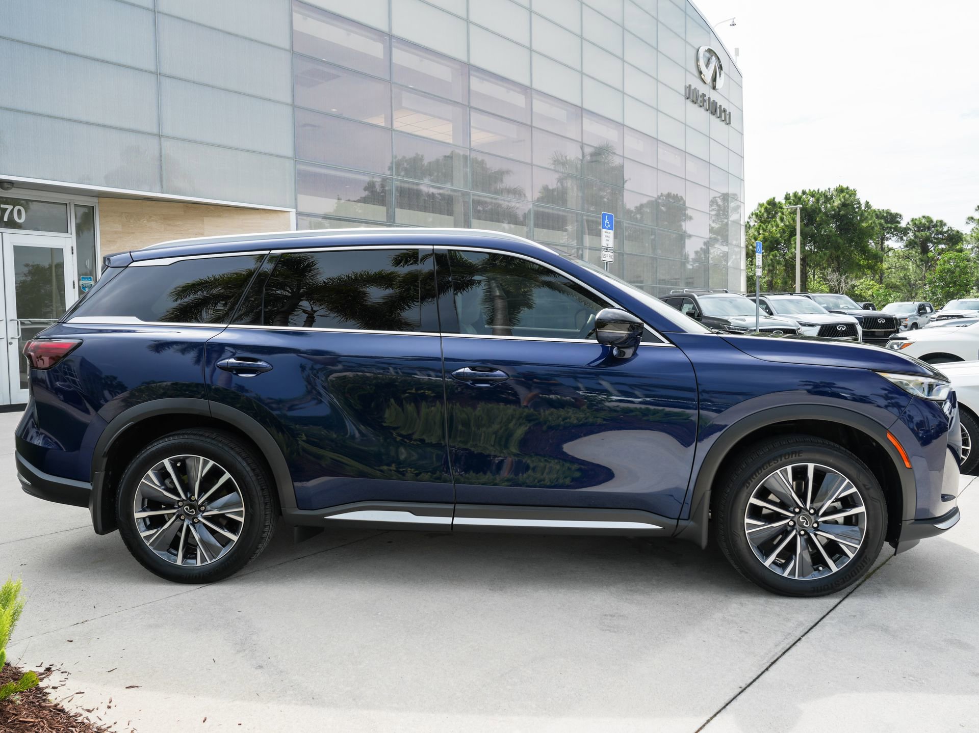 Certified 2026 INFINITI QX60 Luxe w/ Cargo Package FWD image 25