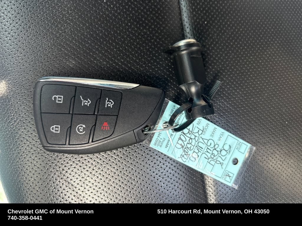 Used 2024 GMC Yukon SLT AWD/4WD image 30