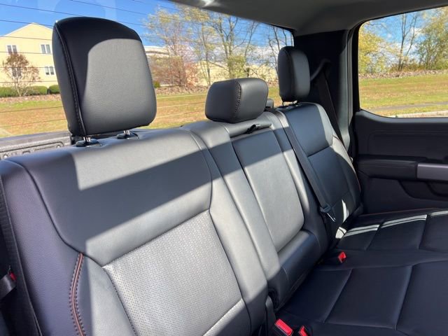 Used 2025 Ford F350 Lariat w/ Black Appearance Package image 31