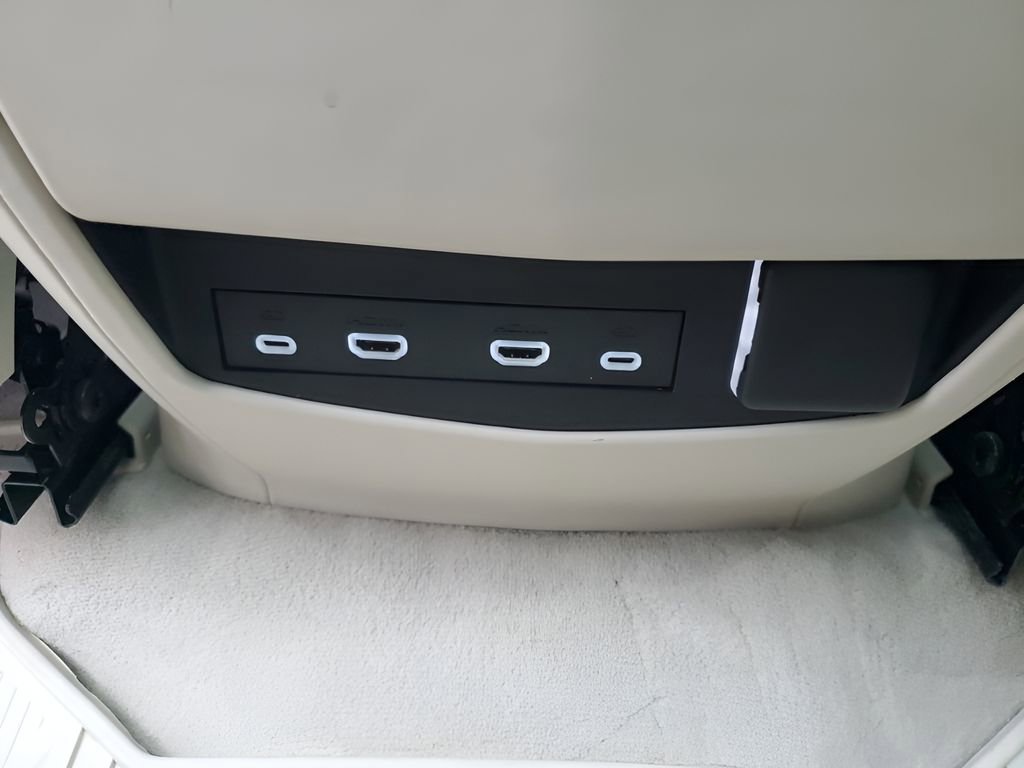 Used 2024 Cadillac Escalade Sport Platinum image 23