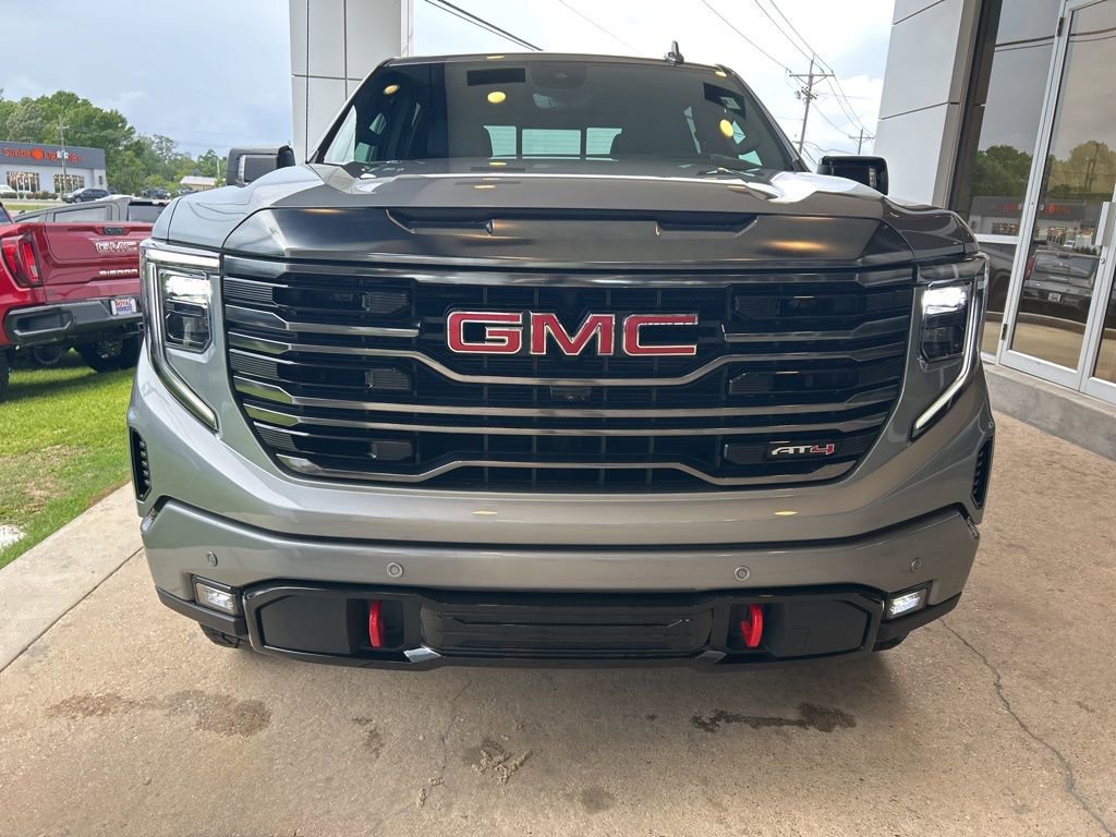 Used 2024 GMC Sierra 1500 AT4 w/ Technology Package image 3