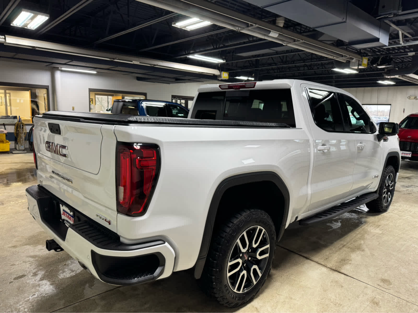 Certified 2025 GMC Sierra 1500 AT4 w/ AT4 Premium Package image 4