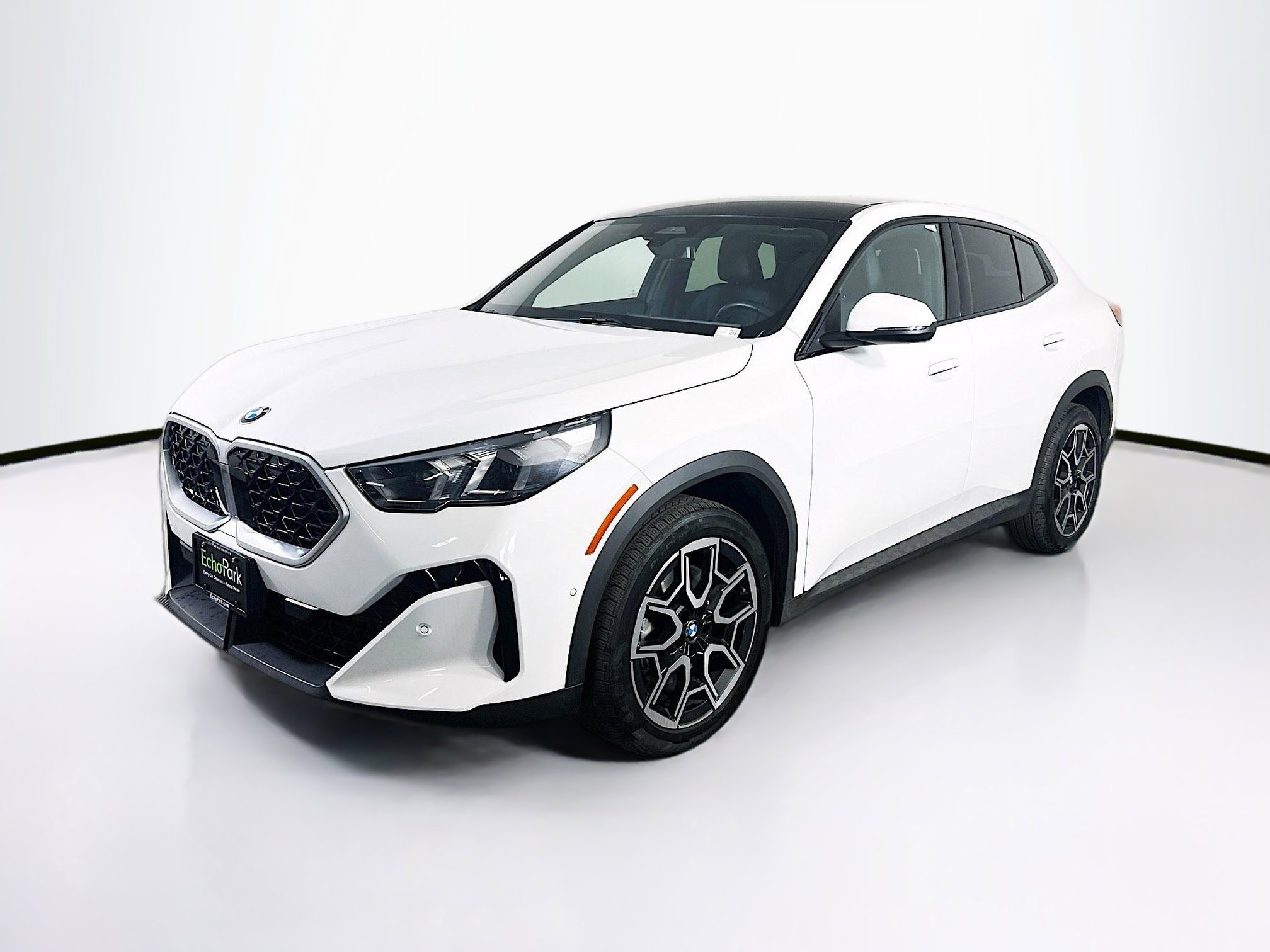 Used 2025 BMW X2 xDrive28i image 3