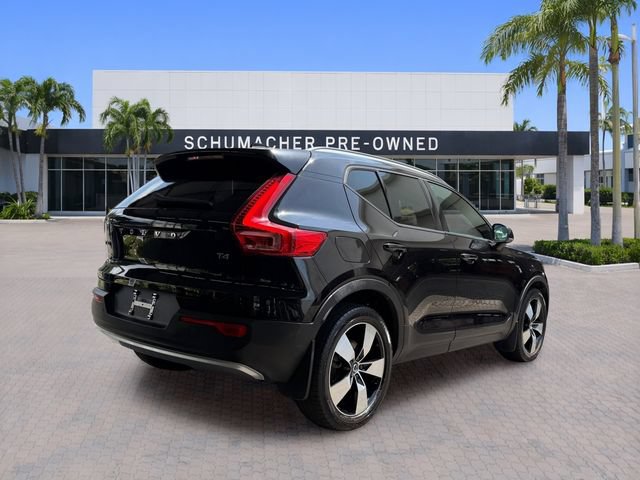 Used 2020 Volvo XC40 T4 Momentum FWD image 7